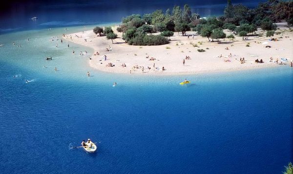 Az Olu Deniz strand Törökországban (onestopturkishpropertyshop.com)